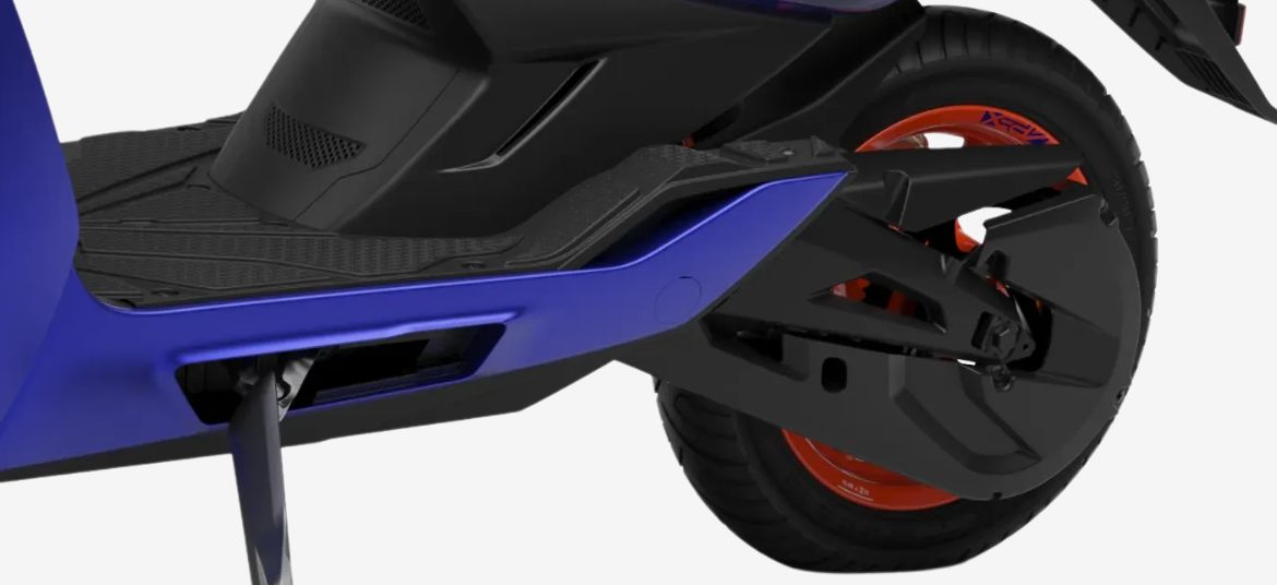 Ather 450 Apex rear underbody design with sporty blue panels