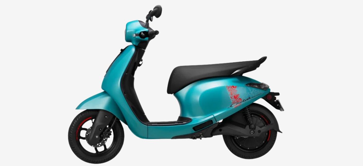 Bajaj Chetak C2501 electric scooter in Ocean Teal colour