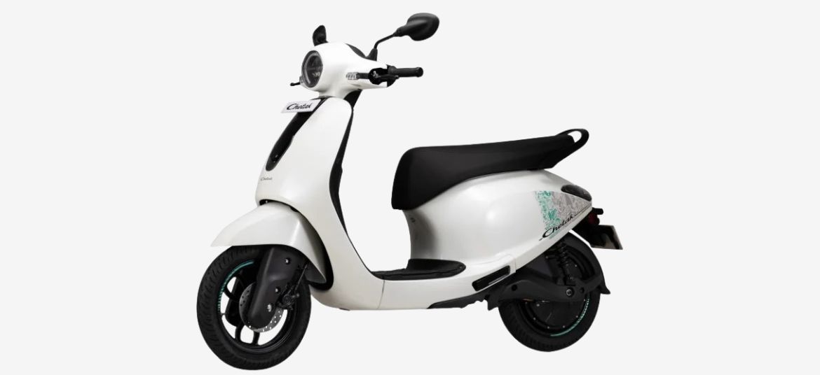 Bajaj Chetak C2501 electric scooter in Classic White colour.