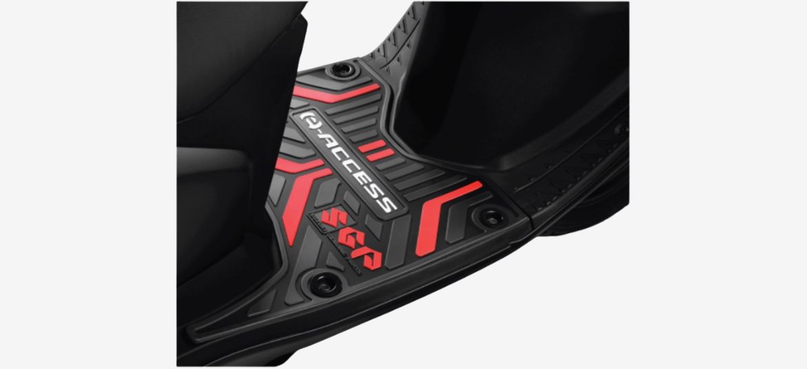 Suzuki e Access flat floorboard space